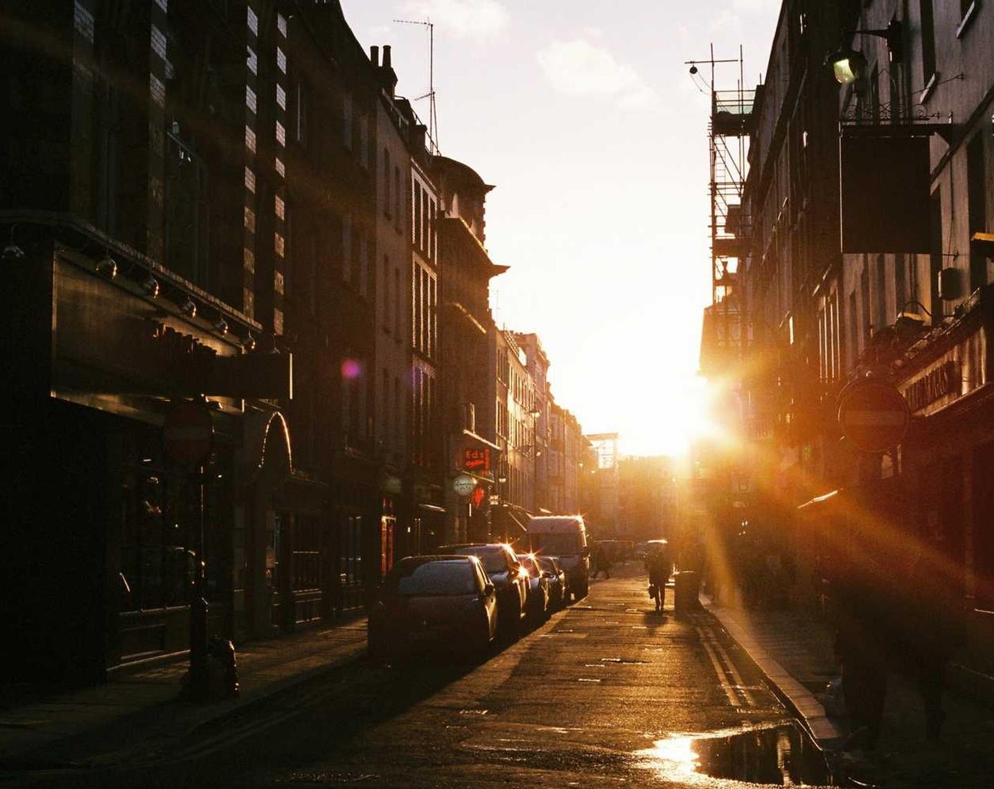 物联卡买卖:平台购买司藤